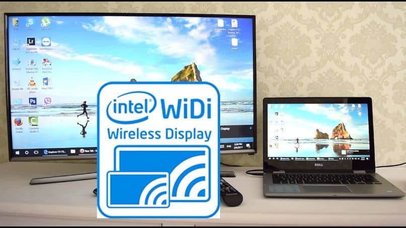 Computadora portátil y televisor inteligente conectados a través de Intel WLAN